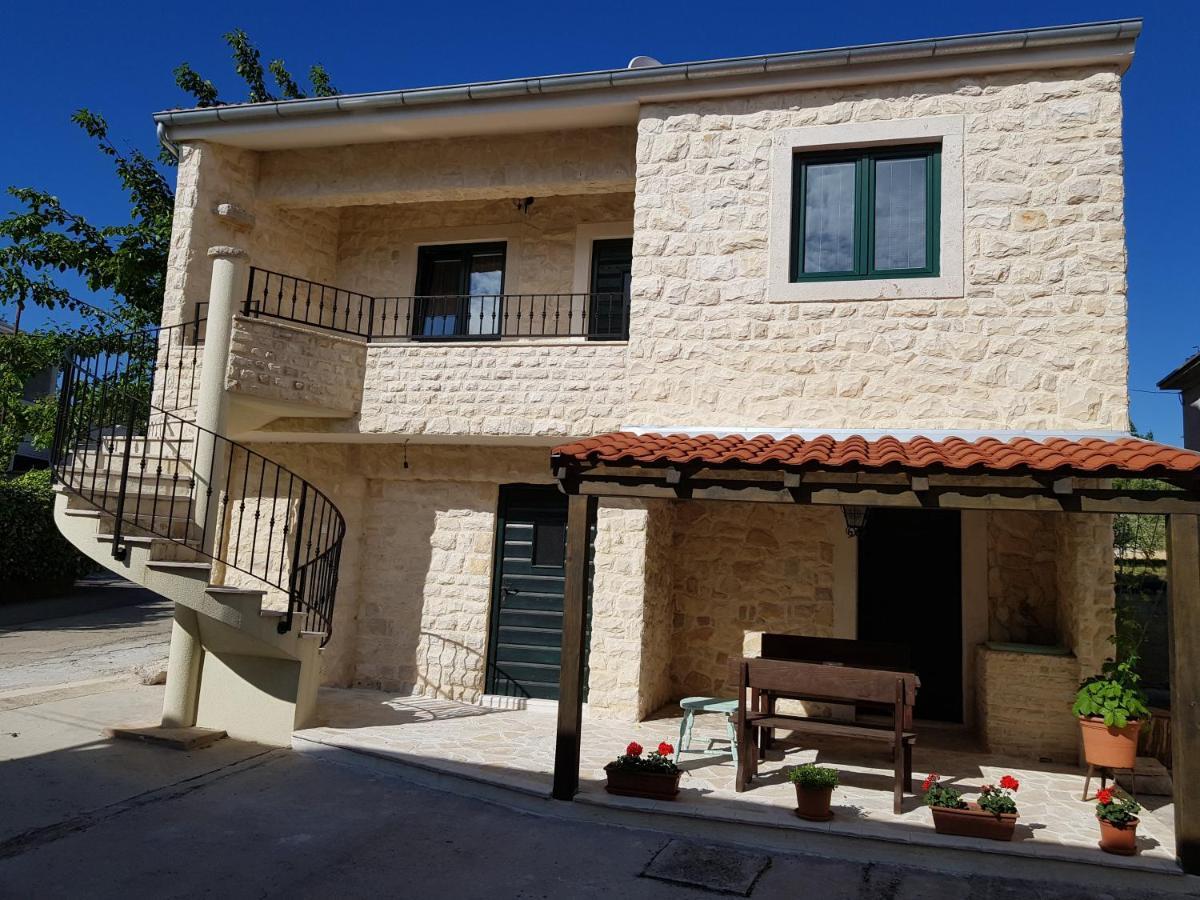 Holiday Home Jakov بيبينيا المظهر الخارجي الصورة